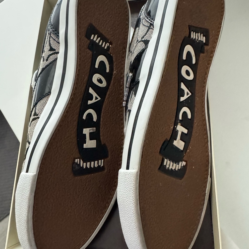 Coach Cream Shoe Box - Picture 2 of 3